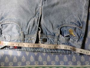 american eagle Light  Denim Jeans