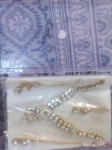 Beautiful Necklace of American Diamonds