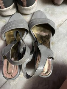 4 pair of shoes
