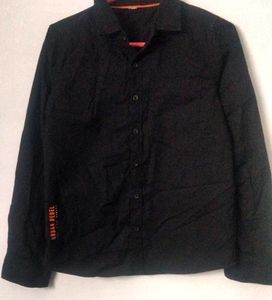 Urban Rebel Black Shirt🪐