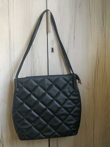 Fastrack Black Quilted shoulder Handbag