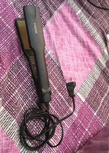 Nova Hair Straightener
