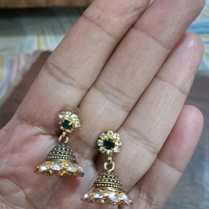 Short White & Green Fem Jhumki.And One leg Anklet