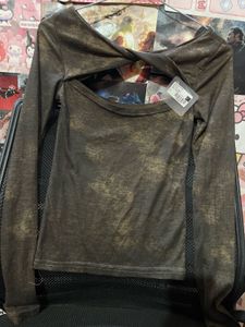 Twist Long Sleeve Top