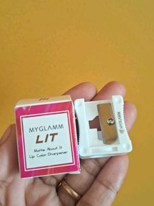 Myglamm Set Of 2 LipCrayon With Sharpner