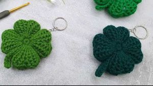Chrochet 🍀🍀 Clover Leaf Keychain