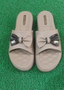 Red Chilly Beige Bow Slides