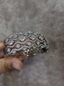 Elegant Silver Tone Bangle