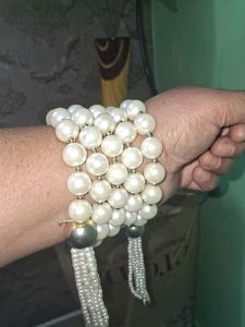 Elegant Pearl Beaded Necklace