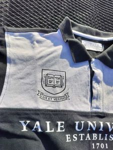 YALE BLACK TSHIRT