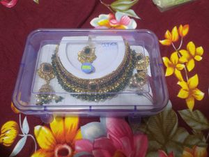 Gorgeous Green &amp; Gold Jewelry Set