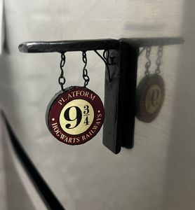 Harry Potter Platform 9 3/4 Sign Fridge magnet