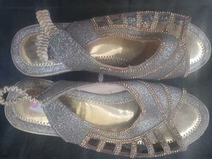 Sparkly embroidered jutti,size 37,like new conditi