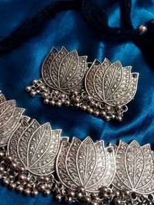 Silver Lotus Necklace Set