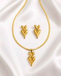 Heart Necklace & Earring Set Anti Tarnish