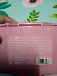 16 Shades Eye-shadow Palette + One Freebies