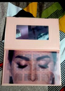 New Nude Eyeshadow pallete not used