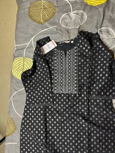 Black Kurti