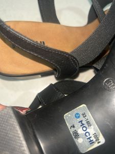 Mochi Black Elastic Sandals