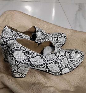 Trendy Snake Print Block Heels