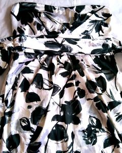 Beautiful Black And White Flower Print Dress
