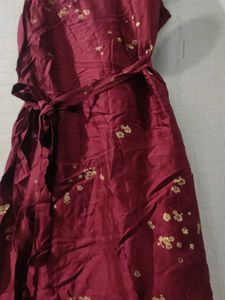 Side Knot Maroon Kurti