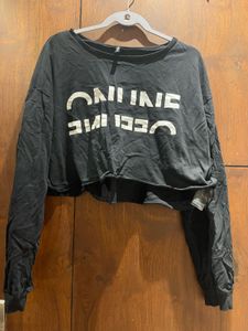 Black Crop Top with Bold Print – H&amp;M Divided