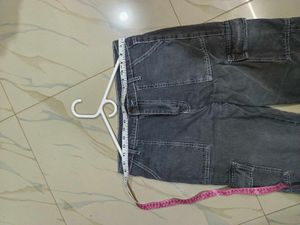 Title: Vintage Vibe Gray Cargo Jeans 😎👖