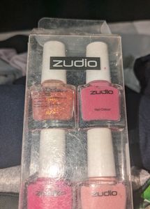 Zudio Nail polish And Eyeliner Combo