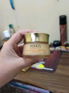 Pond&#39;s Bright Beauty Gel Creme