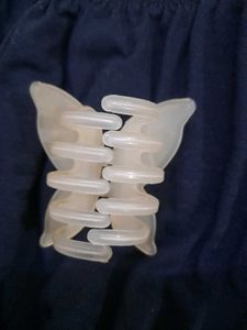Simple Rubber Bands And Butterfly Clutcher