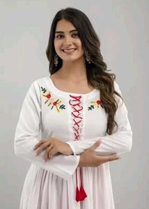 Elegant White Embroidered Kurta