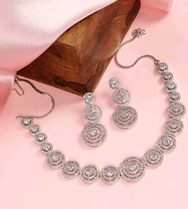 Elegant Crystal Necklace &amp; Earring Set