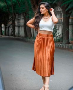 ❤️‍🔥Elegant Metalic Brown Pleated Skirt ❤️‍🔥