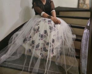 Sexy Black 🖤 And White 🤍 Evening Gown For Party