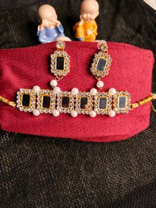 Elegant Mirror & Pearl Choker Set