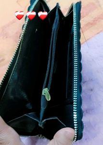 Stylish Bi-Fold Wallet