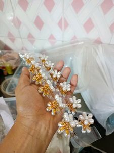 Mini Pearl Clucthers