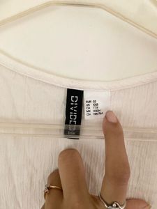 H&amp;M Tie-Front Crop Top