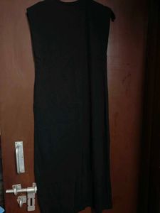 Black Sleeveless Dress
