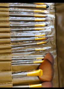 SET OF 23 🆕 MAKEUP BRUSHES