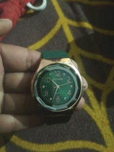Elegant Green Wristwatch