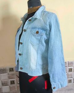 BOGO🎁Buy One Get 1 Free🎁Size Small Denim Jacket