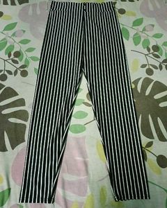 Basic Black Sports Bra&amp; Striped Pant
