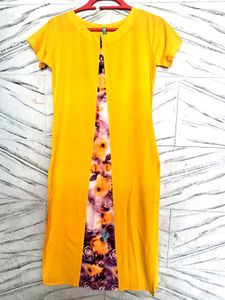 Women Crepe Front Slit Floral Kurti