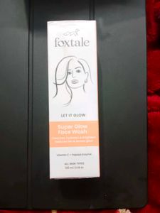 Foxtale Super Glow Face Wash