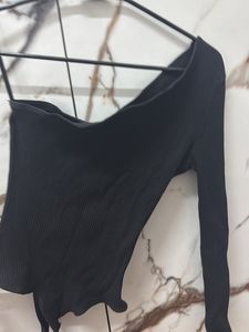 Chic One-Shoulder Top