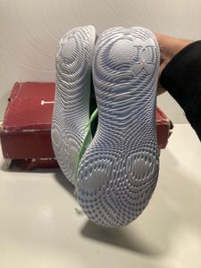 Under Armour Running Shoes ORIGINAL AUTHENTIC UK-9