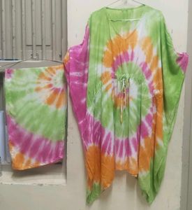 Tie-Dye Kaftan Set looks awesome 😎