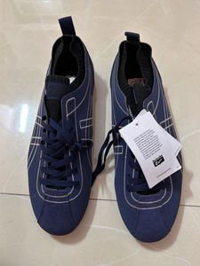 Onitsuka Tiger Sclaw Sneakers size 7